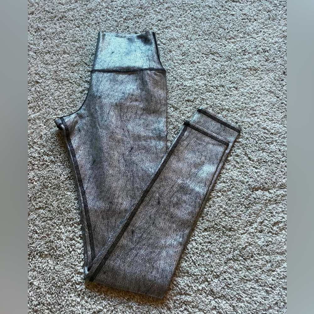 ALO Yoga Metallic Silver High-Rise Leggings Size M NWOT - Picture 11 of 13